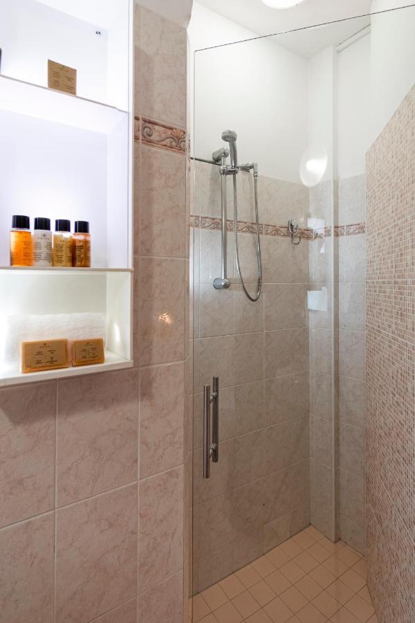 Hotel Tre Rose Ричоне Екстериор снимка