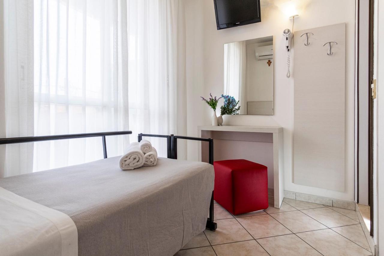 Hotel Tre Rose Ричоне Екстериор снимка