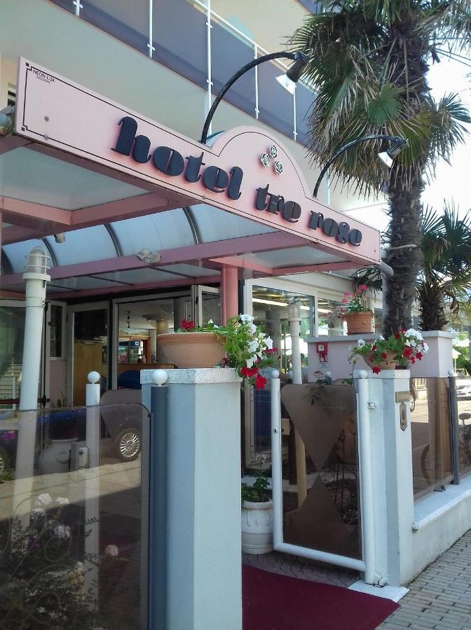 Hotel Tre Rose Ричоне Екстериор снимка