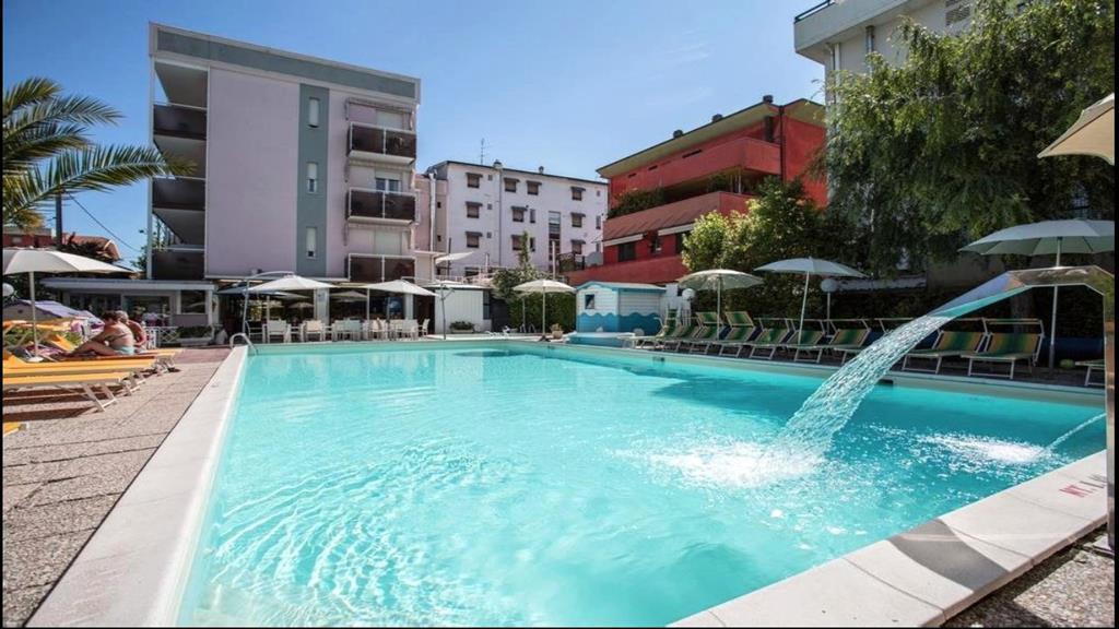 Hotel Tre Rose Ричоне Екстериор снимка