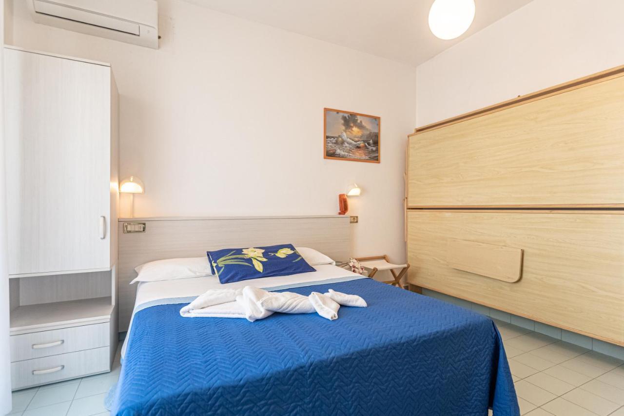 Hotel Tre Rose Ричоне Екстериор снимка