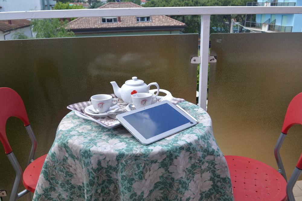 Hotel Tre Rose Ричоне Екстериор снимка
