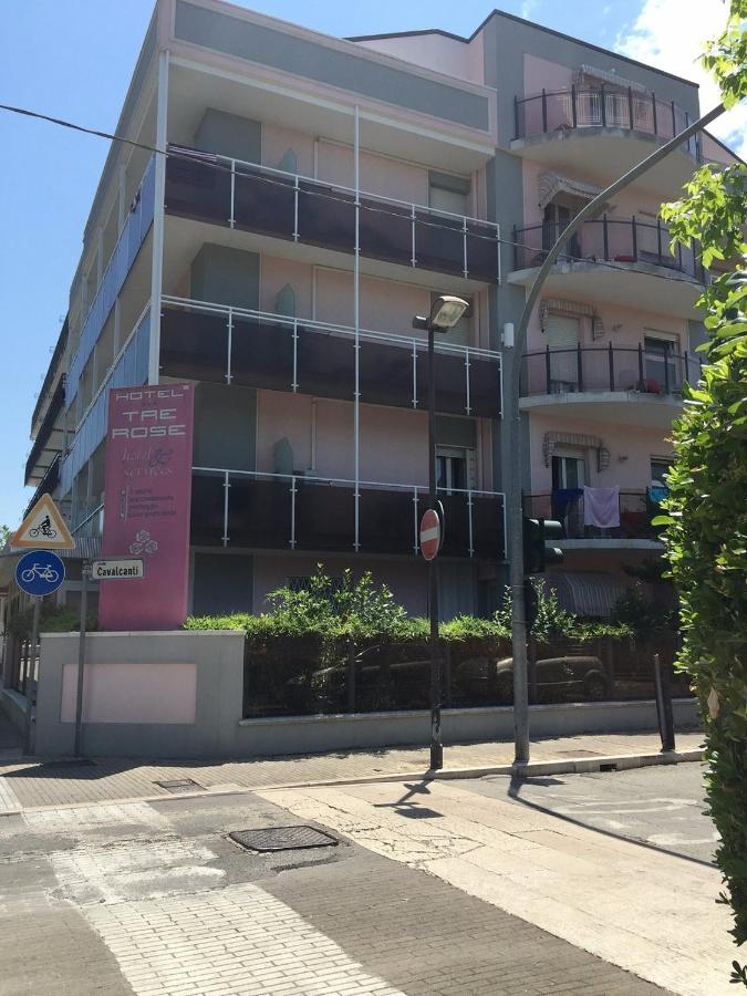 Hotel Tre Rose Ричоне Екстериор снимка